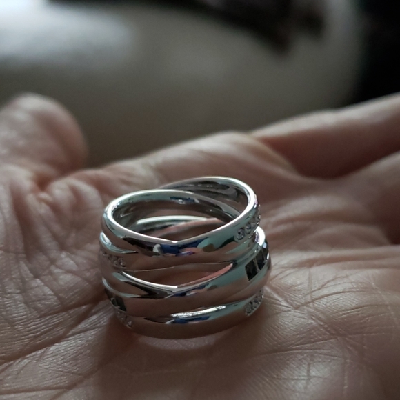 Ring - Picture 2 of 4